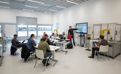 Für optimale technische Qualifikation: SMC und die FANUC Akademie