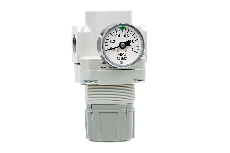 Regulator s nepovratnim ventilom