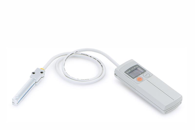 Ruční měřič elektrostatického náboje se zobrazovací jednotkou